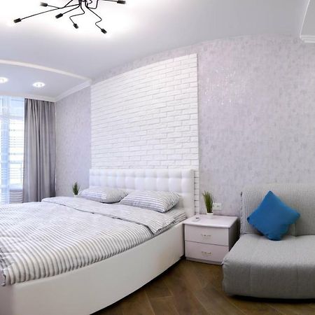 Skyview Apartments Одесса Экстерьер фото